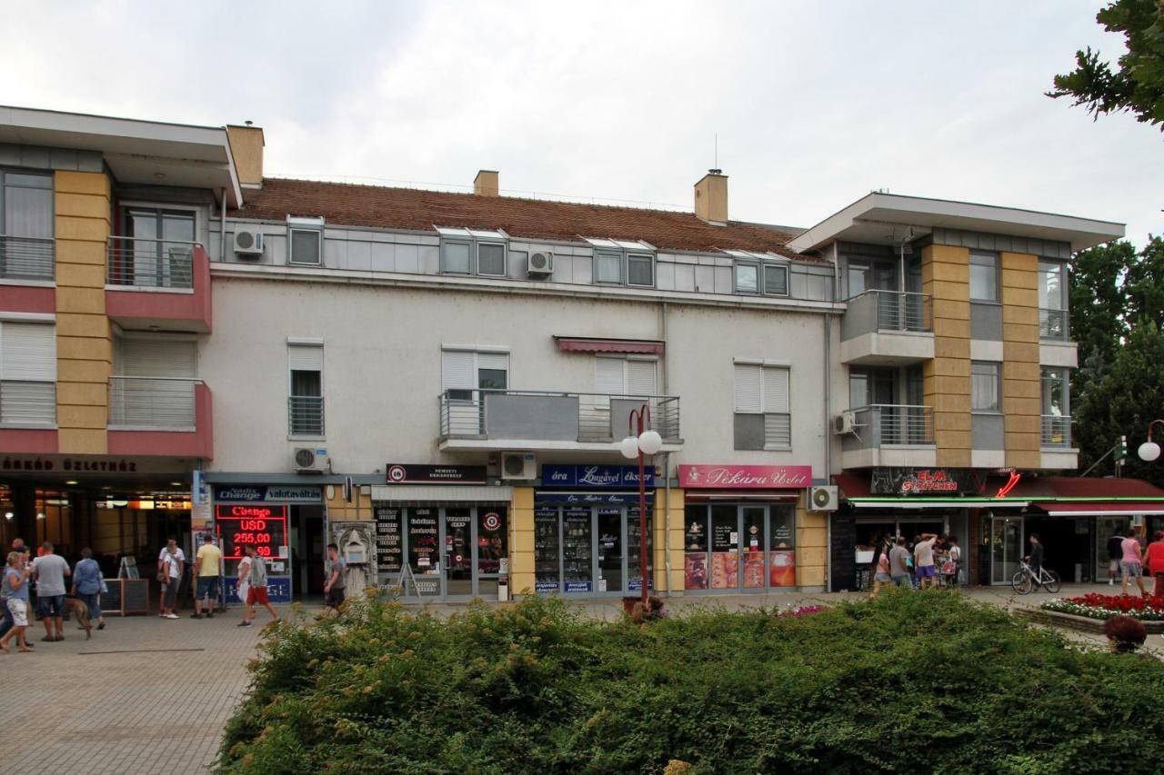 Aqua City Apartman Hajduszoboszlo Exterior foto